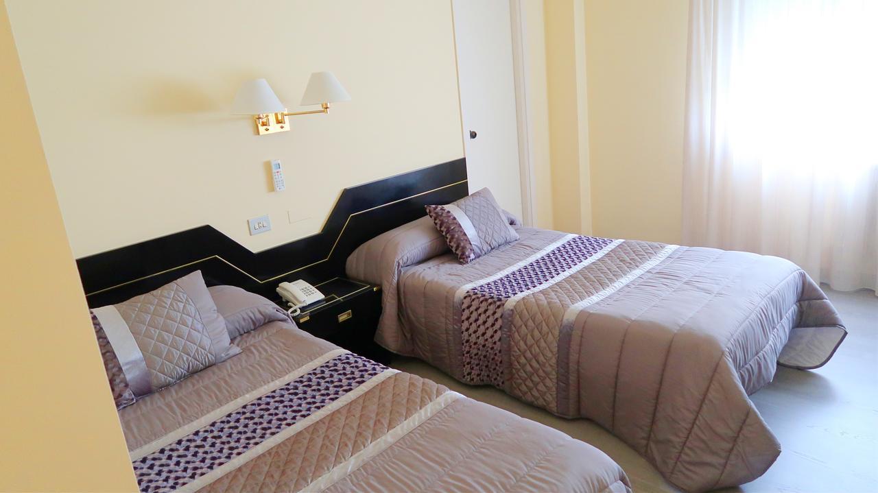 Hospedaje Y Hotel O Camino O Barco de Valdeorras Eksteriør bilde